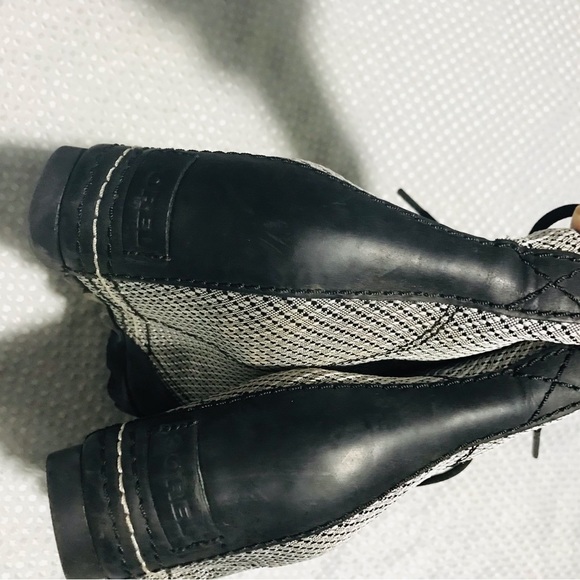 Sorel Womens Lexie Ankle Boots
Booties Black White Leather Cap Toe
Lace Up - Picture 6 of 12